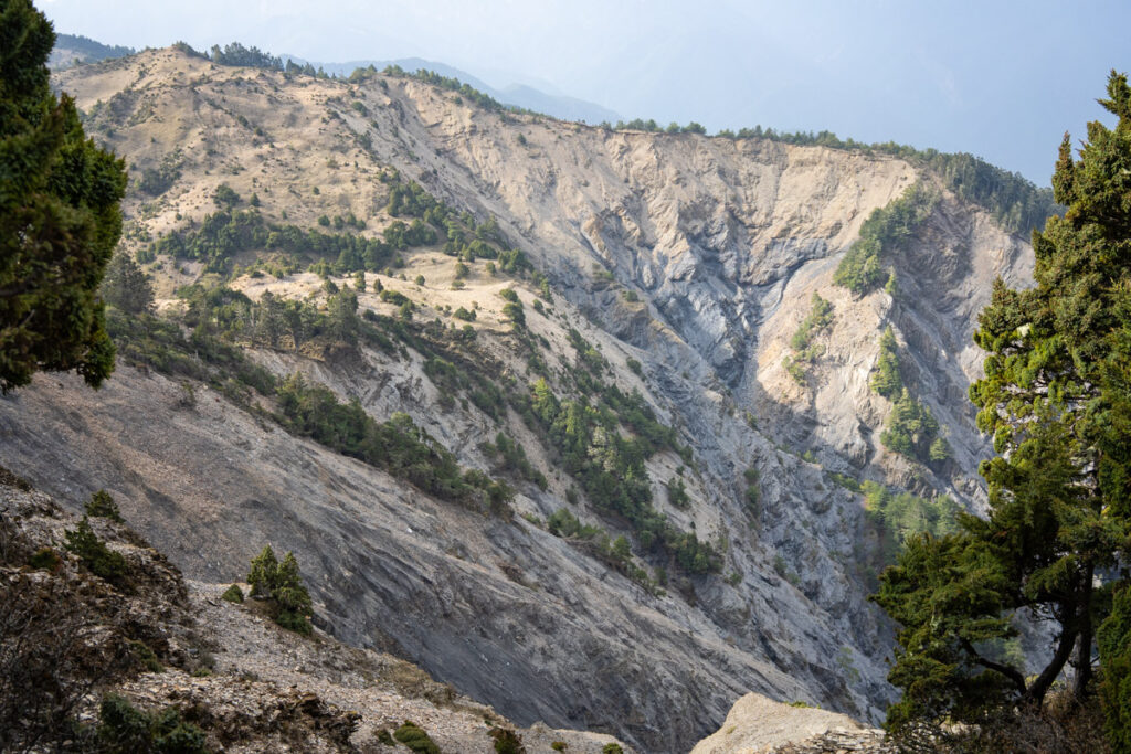 South Section 3 (南三段), the Challenging Hiking Trail that Traverses the Core of Formosa cliff