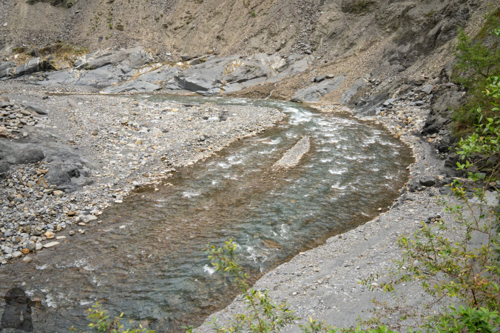 South Section 3 (南三段), the Challenging Hiking Trail that Traverses the Core of Formosa Junda River 郡大溪