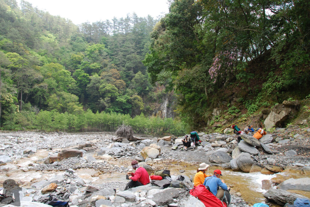 South Section 3 (南三段), the Challenging Hiking Trail that Traverses the Core of Formosa Wuwalabi River Campsite 烏瓦拉鼻溪營地