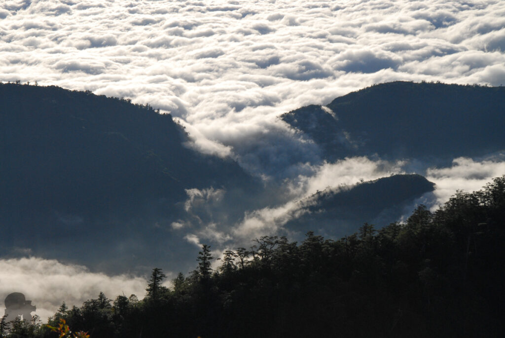 South Section 3 (南三段), the Challenging Hiking Trail that Traverses the Core of Formosa cloud inversion