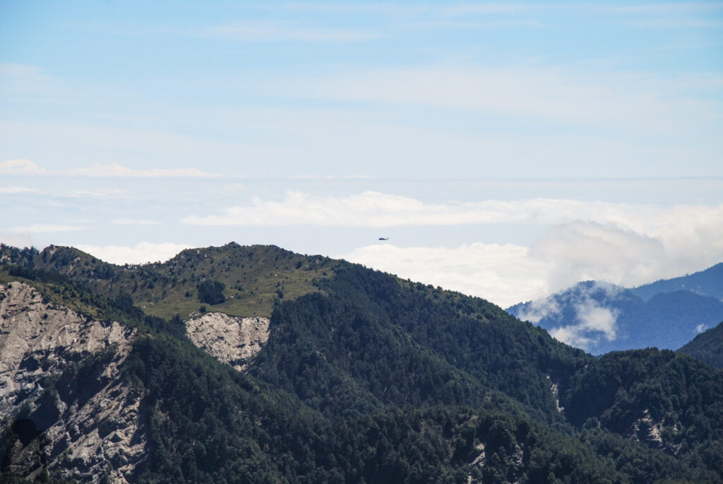 South Section 3 (南三段), the Challenging Hiking Trail that Traverses the Core of Formosa helicopter