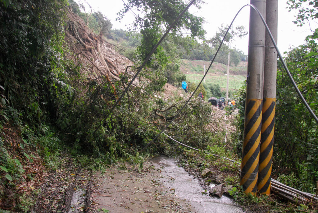 The Full Text of "Hiking Safety in Taiwan" a landslide on Wanda Forest Road