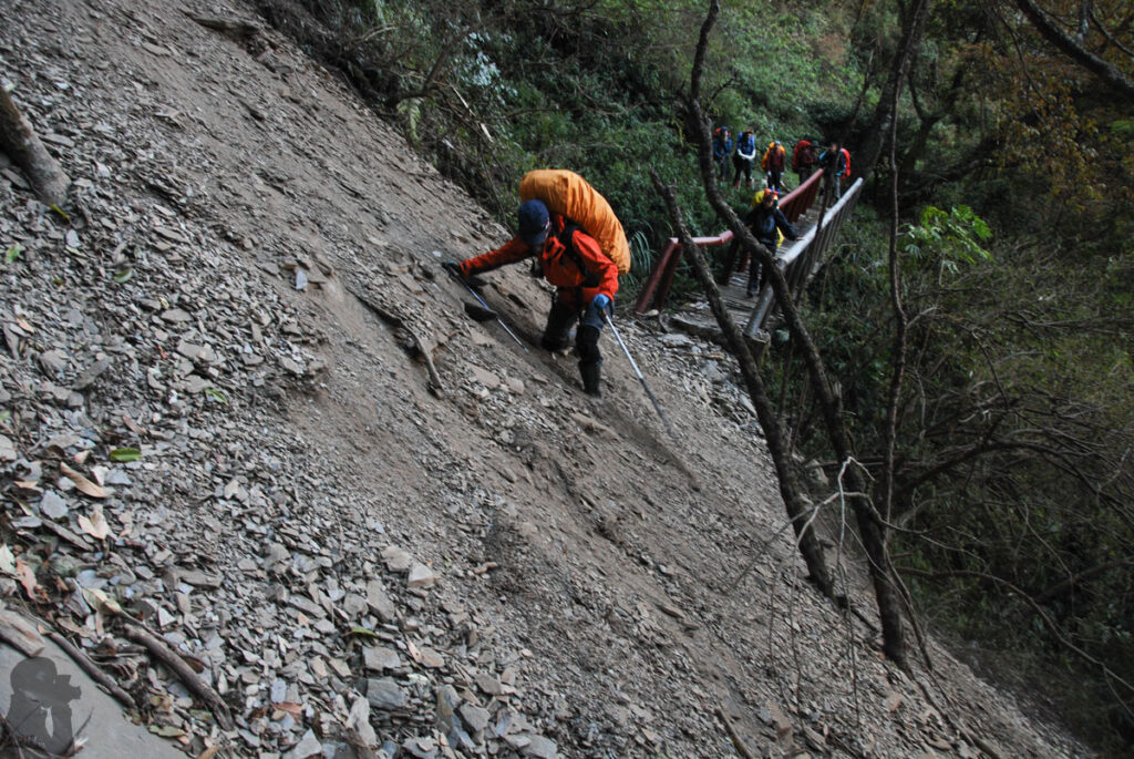 The Full Text of "Hiking Safety in Taiwan" Batongguan Traversing Trail 八通關古道 after an earthquake