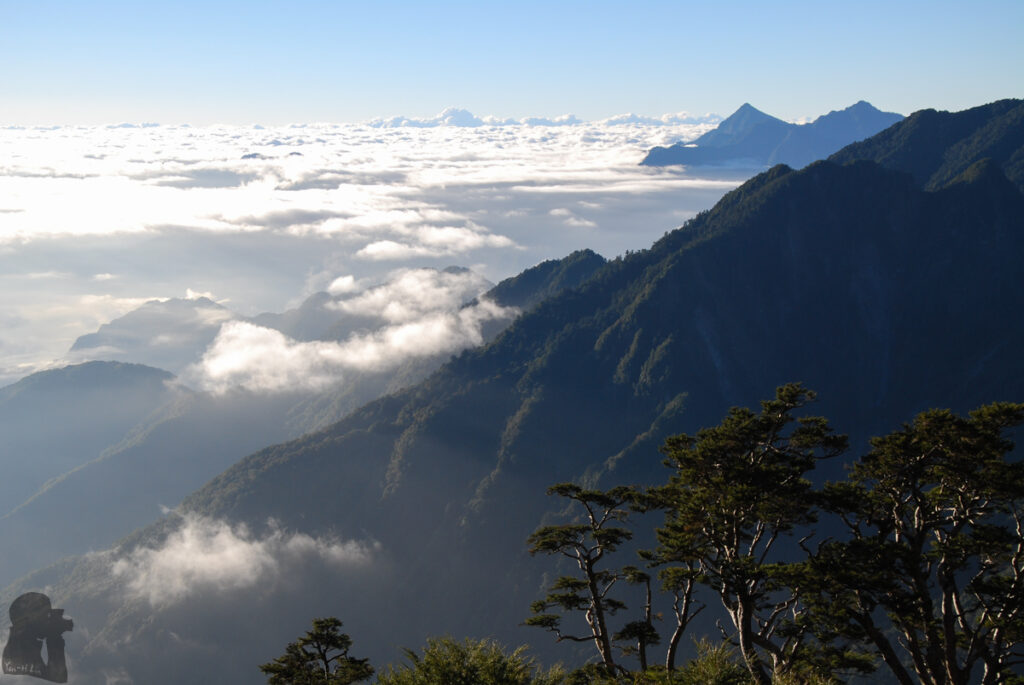 The Death Ridge (死亡稜線), the Climb on a Razor-Sharp Ridge between North Section 1 and North Section 2, Central Mountain Range Patuolushan (帕托魯山) on the distant Qilai East Range (奇萊東稜)