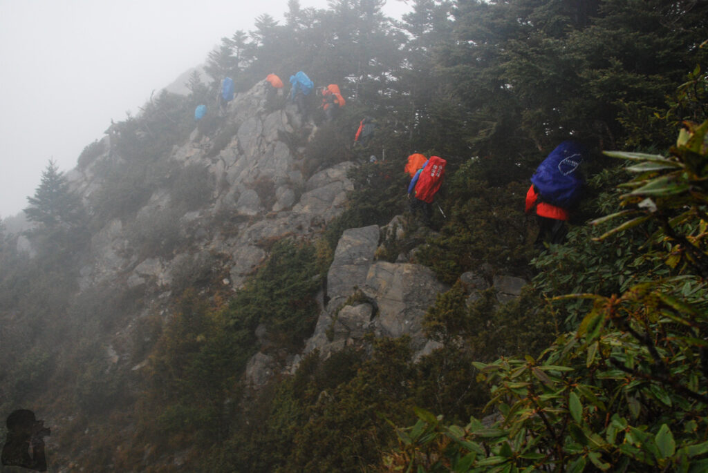 Ganzhuowan Peaks (干卓萬群峰), the Trickiest Trail in My Hiking History hiked on 18-Peaks in terrible weather