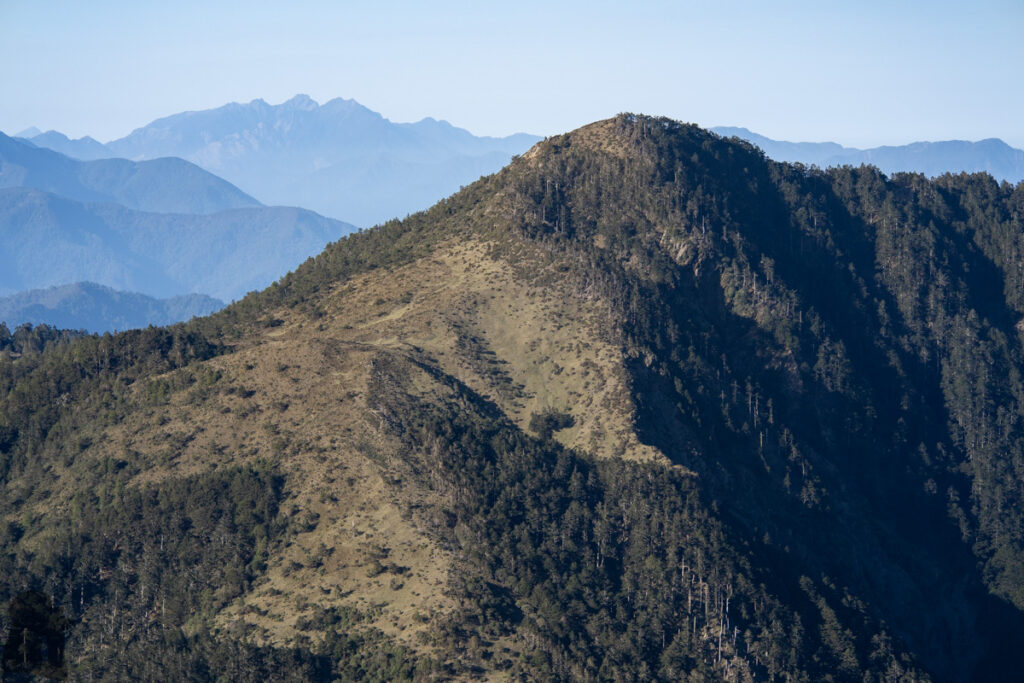 Ganzhuowan Peaks (干卓萬群峰), the Trickiest Trail in My Hiking History Zhuoshedashan East Peak