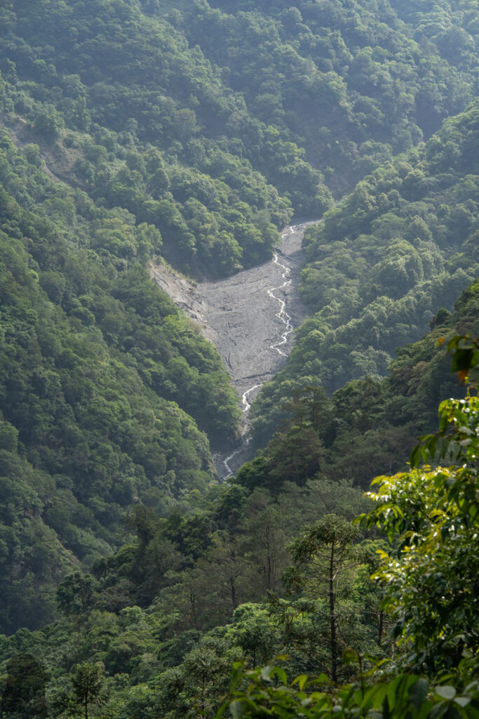 Ganzhuowan Peaks (干卓萬群峰), the Trickiest Trail in My Hiking History Lixi River
