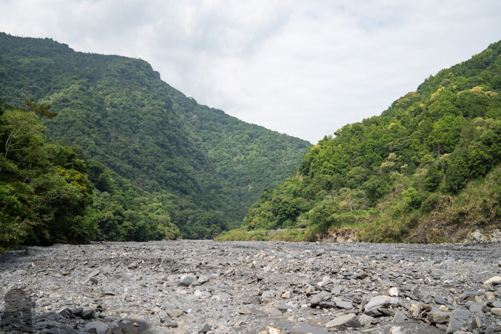 Ganzhuowan Peaks (干卓萬群峰), the Trickiest Trail in My Hiking History Lixi River