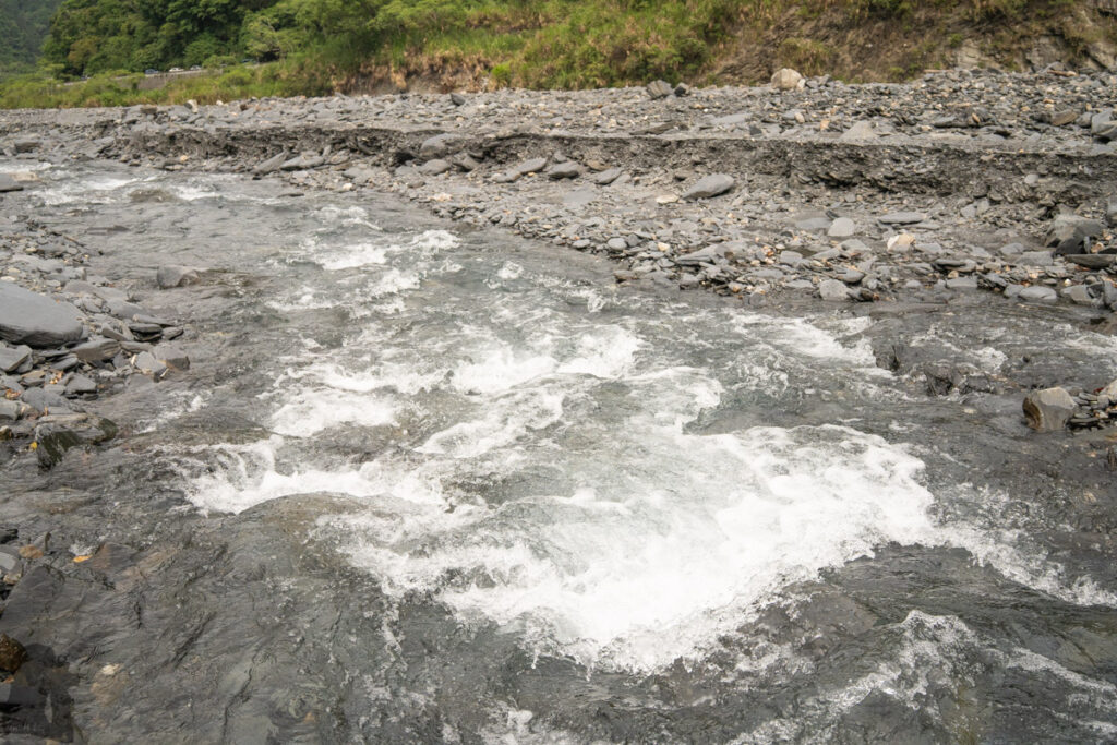 Ganzhuowan Peaks (干卓萬群峰), the Trickiest Trail in My Hiking History Lixi River