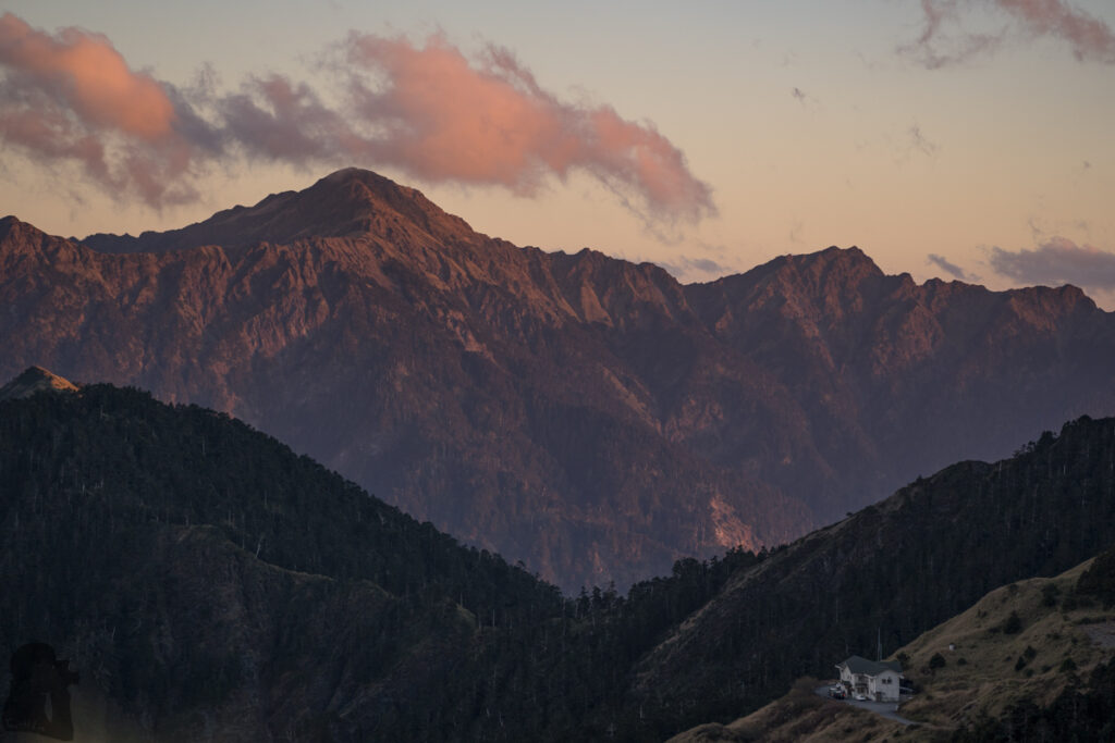 Hehuanshan (合歡山), the Renowned High Mountains that are Beginner Friendly Ski Lodge and Qilaishan