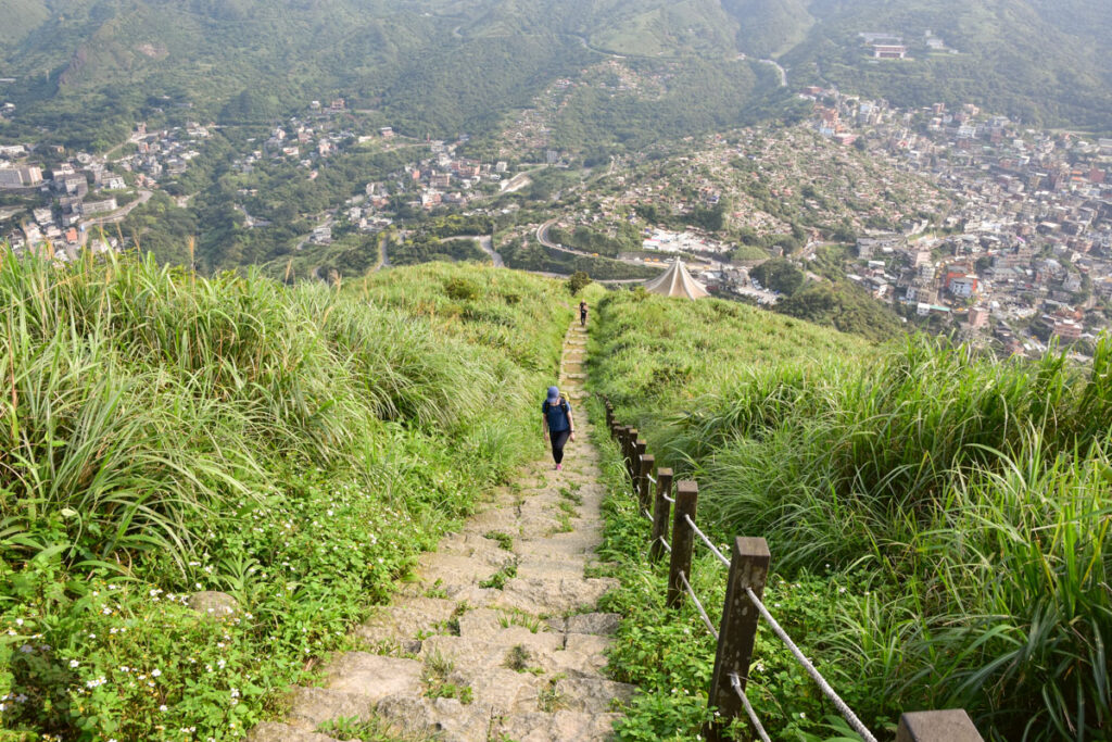Keelung Mountain (基隆山), a Straightforward Walk to the Best Lookout to View Jinguashi (金瓜石) Keelung Mountain Jilongshan