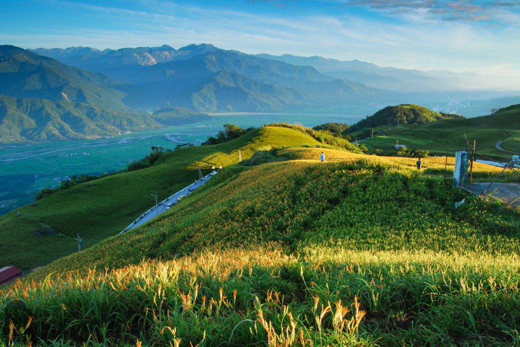 Liushishishan (六十石山), the Splendid Mountain of Daylily Liushishishan