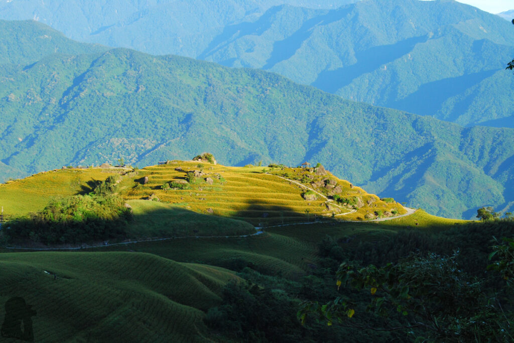 Liushishishan (六十石山), the Splendid Mountain of Daylily Liushishishan