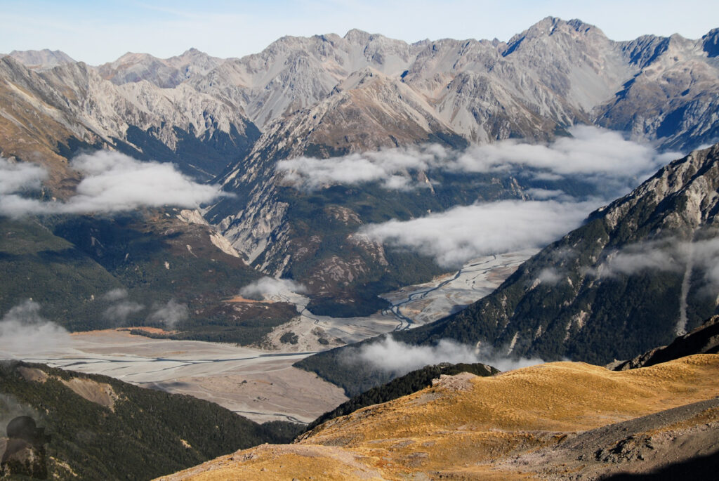Mt. Bealey - Avalanche Peak Traverse; the Exciting but not Extreme Off-Trail Hiking in Arthur's Pass National Park Cloud dissipated.
