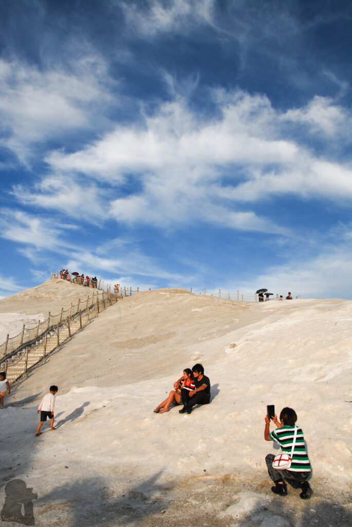 Qigu salt mountain
