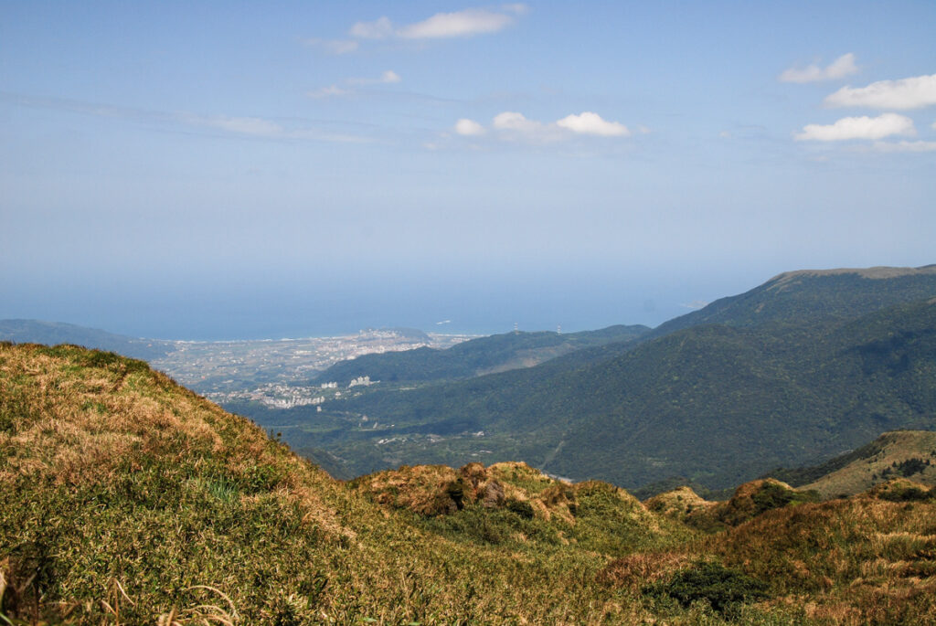 Qixingshan (七星山), the Easy Walk to the Tallest Mountain in Taipei City Qixingshan 七星山