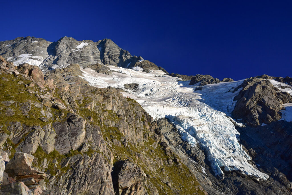 Sefton Bivouac (Sefton Bivvy), the Climb along the Precipitous Trail above Mount Cook Village Sefton Bivvy