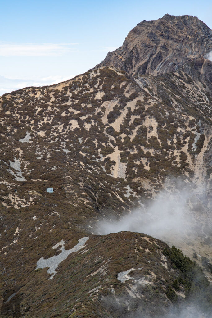 Yuanfong Cabin and Yushan Main Peak