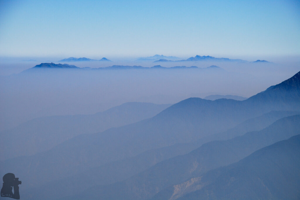 Yushan South Ridge (玉山南稜), the Hidden Route to Yushan with Spectacular View Nanhudashan (南湖大山), 110 km to the north of Yushan, was captured in the image.