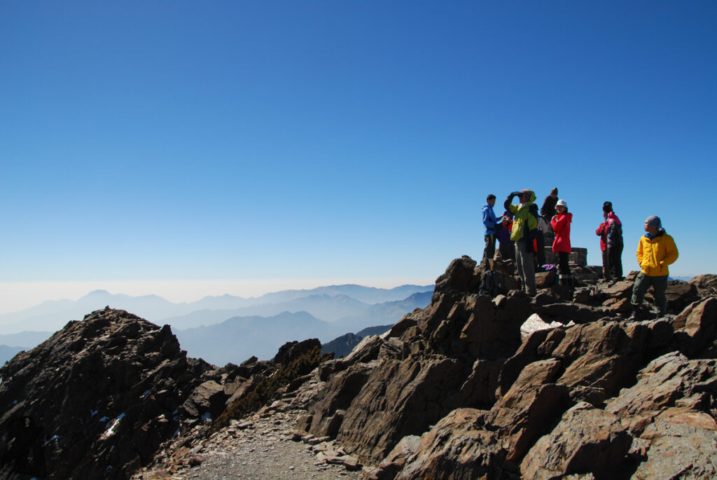 Yushan South Ridge (玉山南稜), the Hidden Route to Yushan with Spectacular View A clear sunny day on the top of Yushan