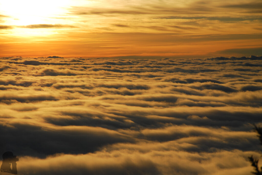 Beidawushan (北大武山), the Southernmost Baiyue, Guardian of the Southern Taiwan Beidawushan morning cloud