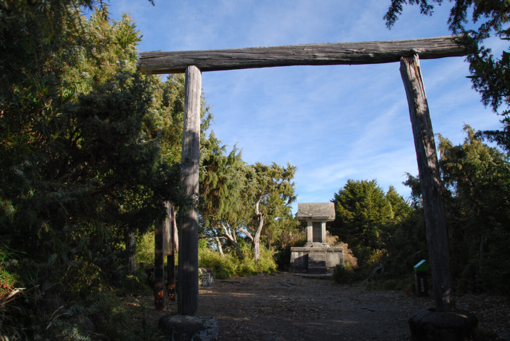 Beidawushan (北大武山), the Southernmost Baiyue, Guardian of the Southern Taiwan Dawu Shrine (大武祠)
