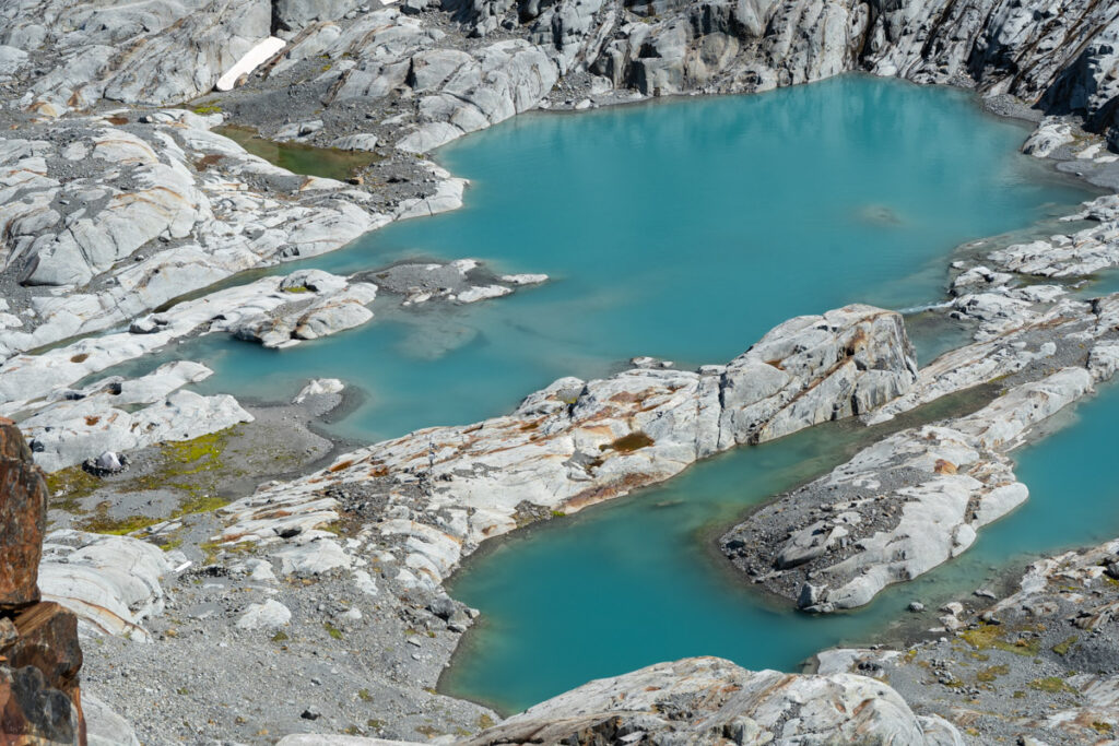 Brewster Glacier and its Terminal Lakes, the Dreamy Playground for Photography Brewster Glacier lakes
