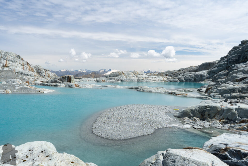 Brewster Glacier and its Terminal Lakes, the Dreamy Playground for Photography Brewster Glacier lakes