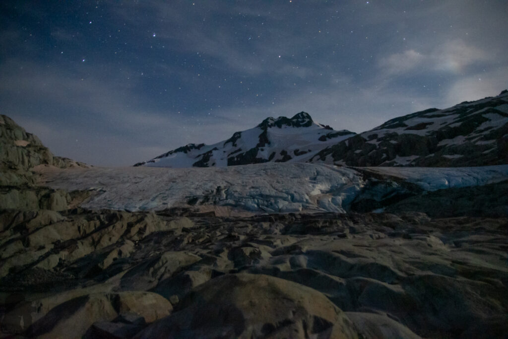 Brewster Glacier and its Terminal Lakes, the Dreamy Playground for Photography Brewster Glacier