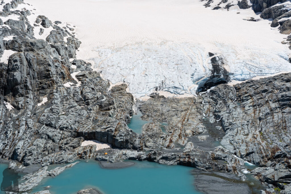 Brewster Glacier and its Terminal Lakes, the Dreamy Playground for Photography Brewster Glacier