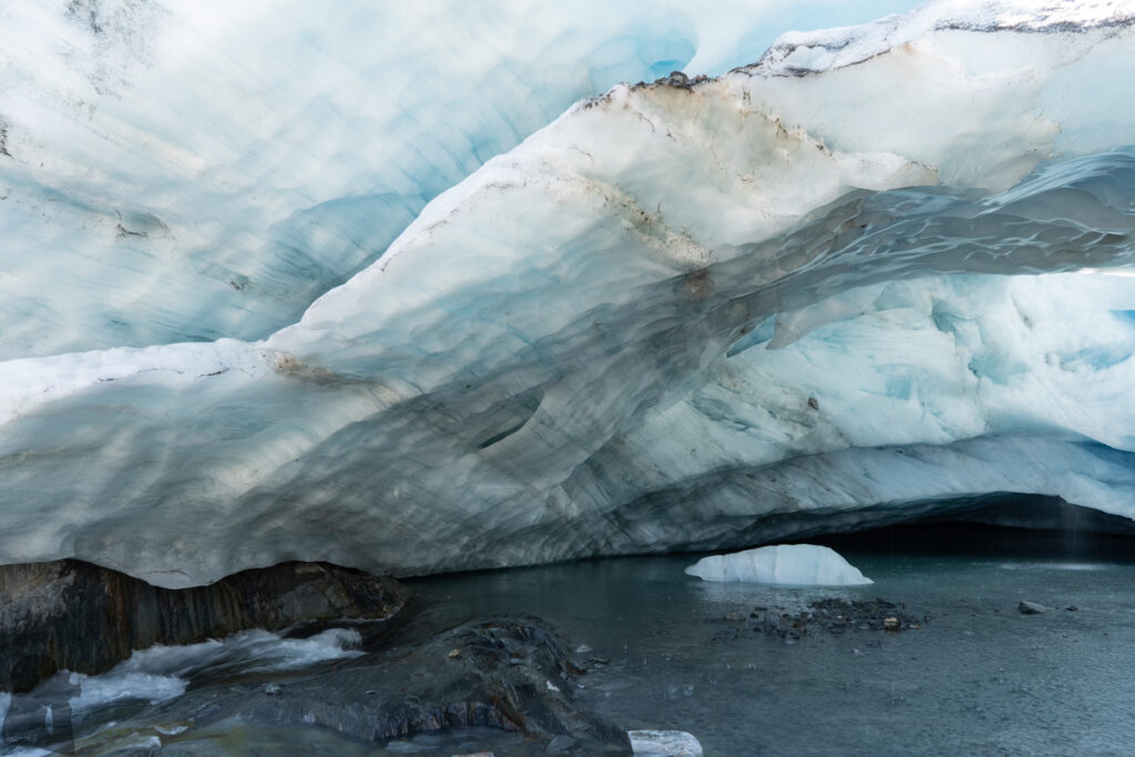 Brewster Glacier and its Terminal Lakes, the Dreamy Playground for Photography the “ice cave” of Brewster Glacier