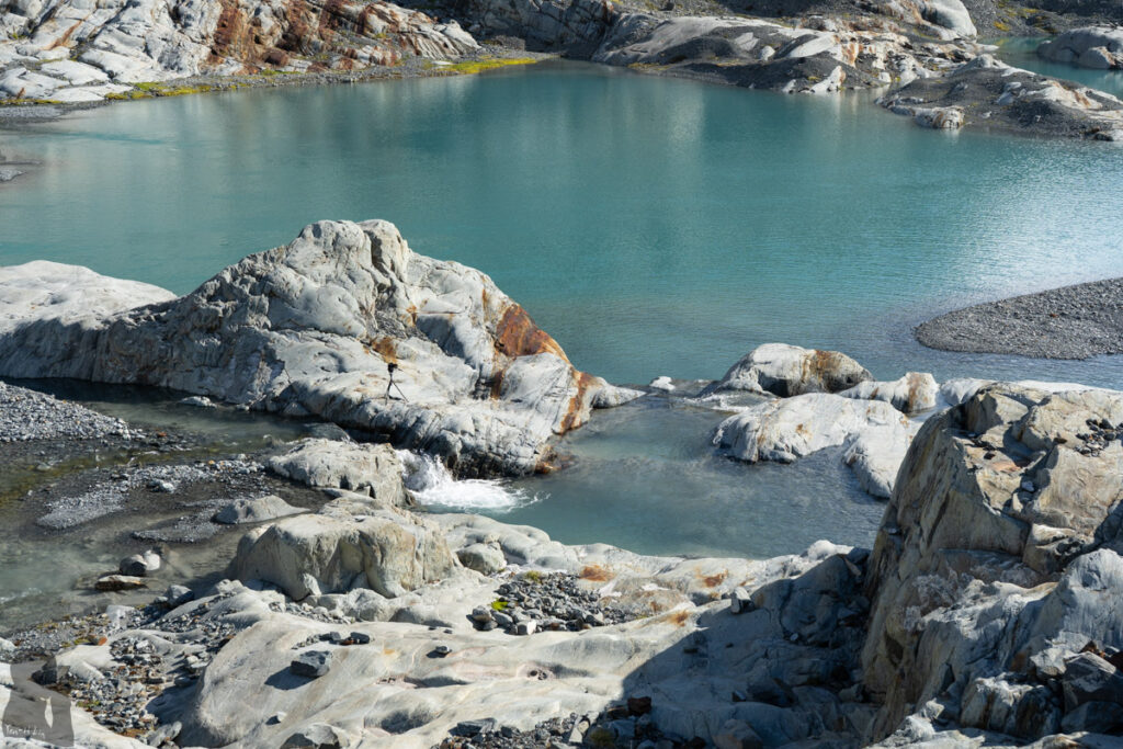 Brewster Glacier and its Terminal Lakes, the Dreamy Playground for Photography Brewster Glacier lakes