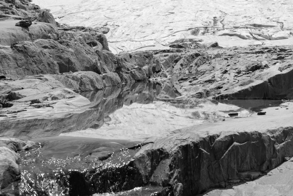 Brewster Glacier and its Terminal Lakes, the Dreamy Playground for Photography Brewster Glacier