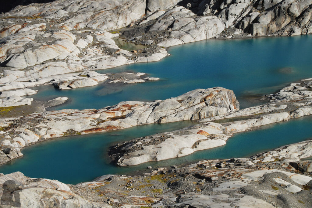 Beyond the Brewster Hut, the Breathtaking Mt. Armstrong and Terminal Lakes of Brewster Glacier The terminal lakes of Brewster Glacier