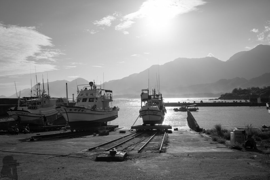 Chenggong (成功), Taitung, the Vigorous Town by the Sea Hsin-Kang Fishing Harbor 新港