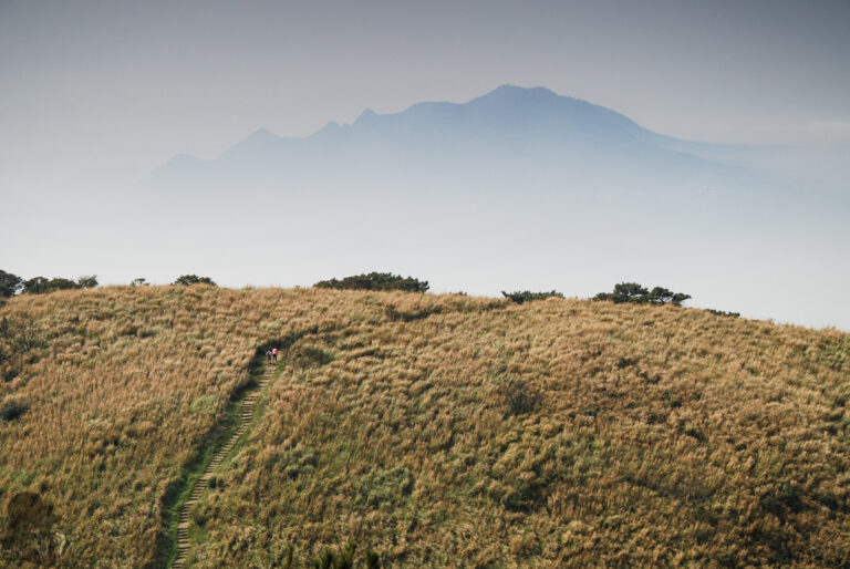 Guanyinshan (觀音山) in the background
