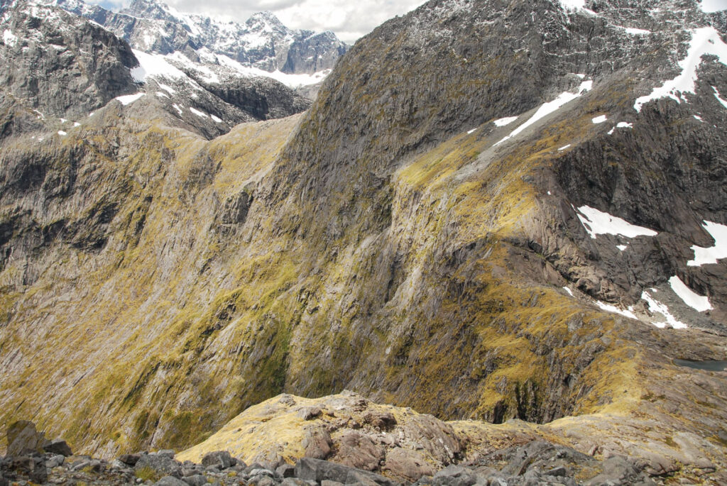 Gertrude Saddle Route, My Favorite Trail to View the Breathtaking Fiordland Looking toward Gertrude Saddle; the ridges on the both sides of the Barrier Knob resemble the shoulders of a titan.