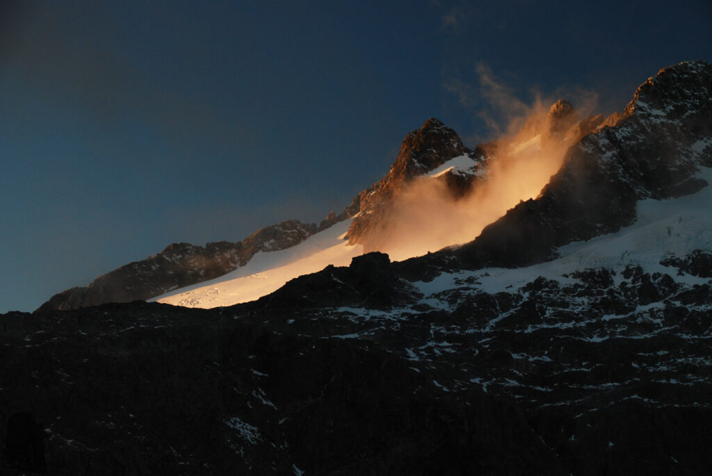 Gertrude Saddle Route, My Favorite Trail to View the Breathtaking Fiordland Gertrude Saddle