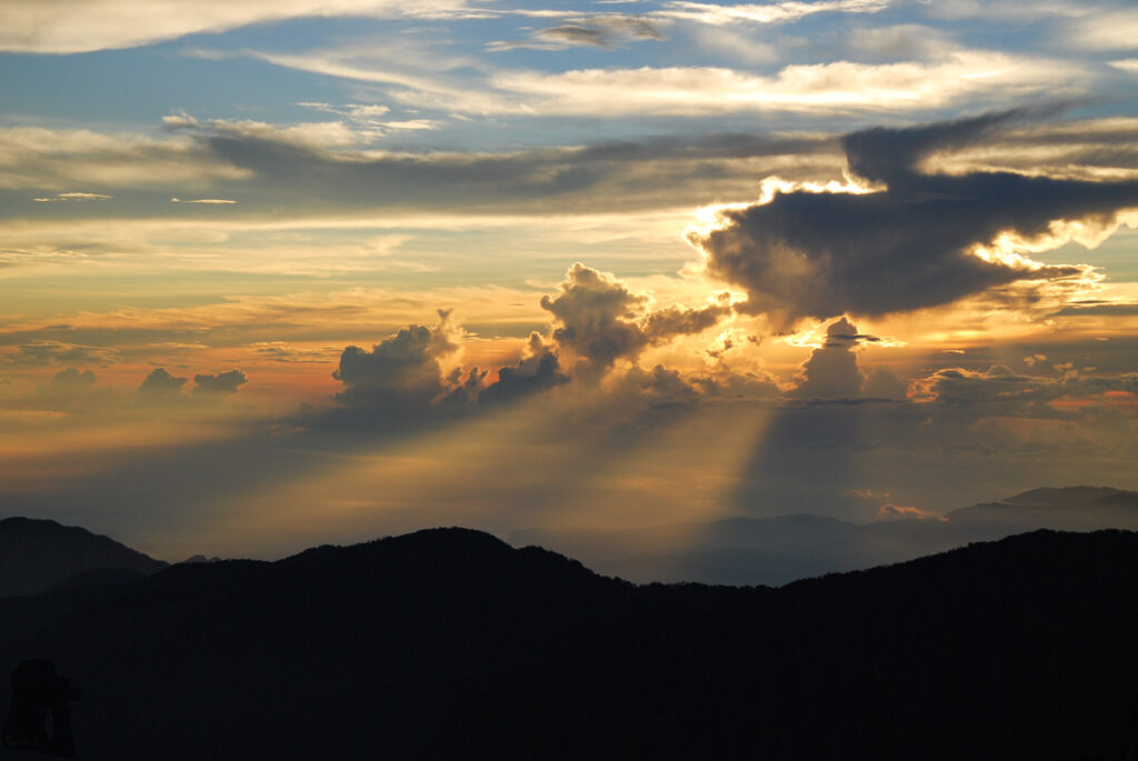 The Holy Ridge, Shengleng "O" Trail (O聖), the Most Famous Ridgeline in Taiwan Holy Ridge