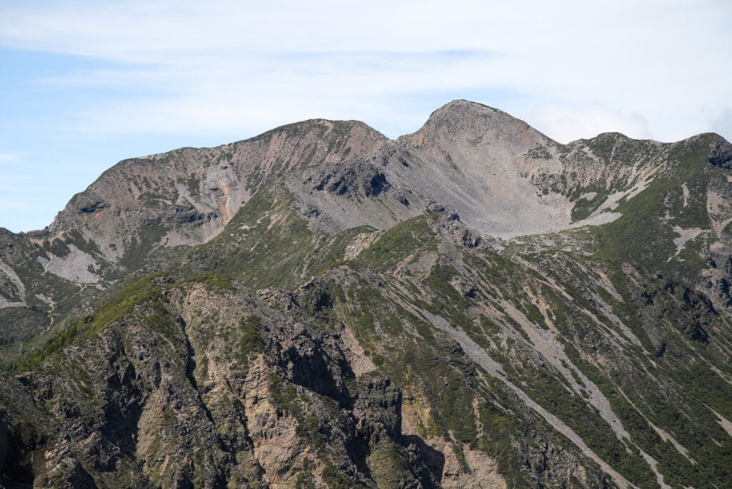 The Holy Ridge, Shengleng "O" Trail (O聖), the Most Famous Ridgeline in Taiwan The North Corner of Xueshan (北稜角), on the right hand side of Xueshan Main Peak, looked even taller than the Main Peak.