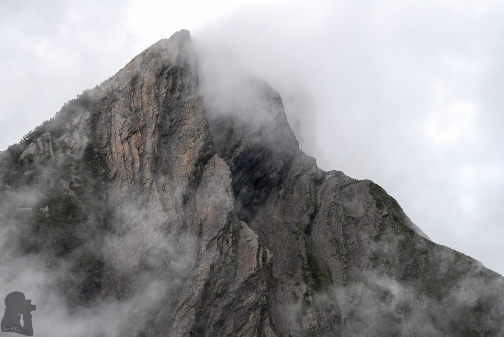 The Holy Ridge, Shengleng "O" Trail (O聖), the Most Famous Ridgeline in Taiwan Mutelabashan (穆特勒布山) formidable face