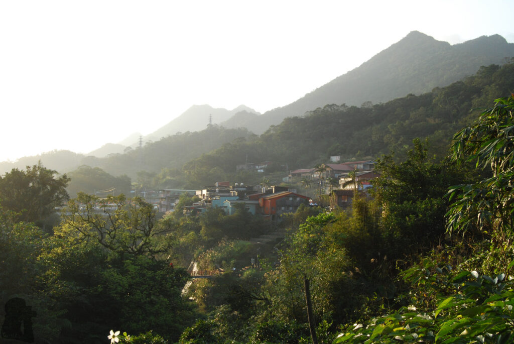Jingtong (菁桐), a Small Town under the Hovering Sky Lanterns Jingtong