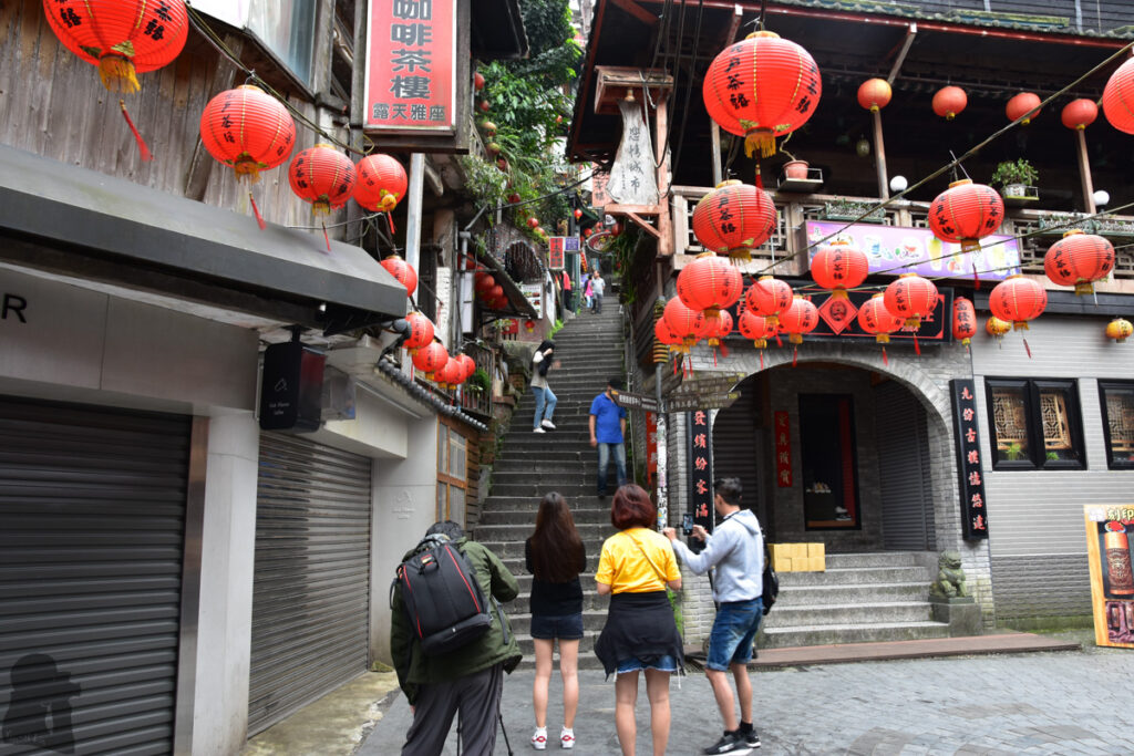 Jiufen (九份) and Jinguashi (金瓜石) the Former Mining Towns of Distinct Vibes. Jiufen