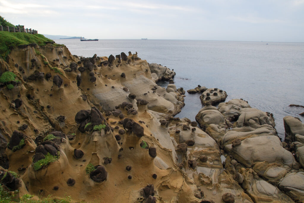Keelung (基隆), a Short Tour in this Port City Heping Island (和平島)