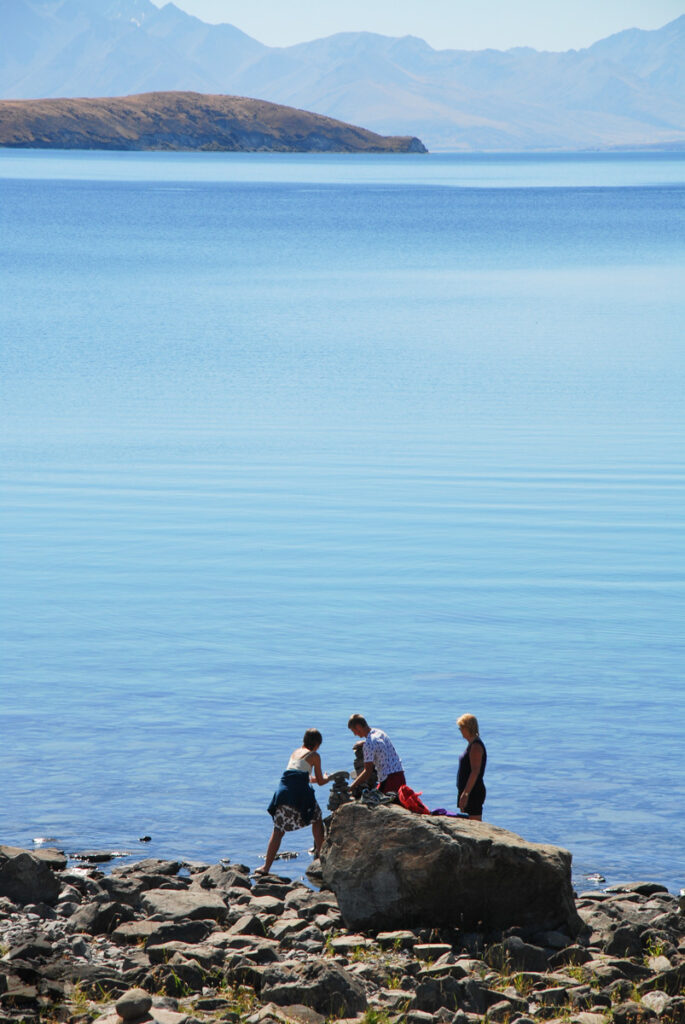Lake Tekapo, the Busiest Turquoise Lake in South Island Lake Tekapo