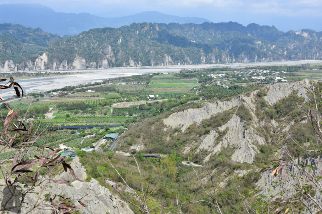 Liji Badlands (利吉惡地), Taitung; the Rugged and Barren Hills between Two Tectonic Plates The more popular entrance of Liji Badland Geopark is below.