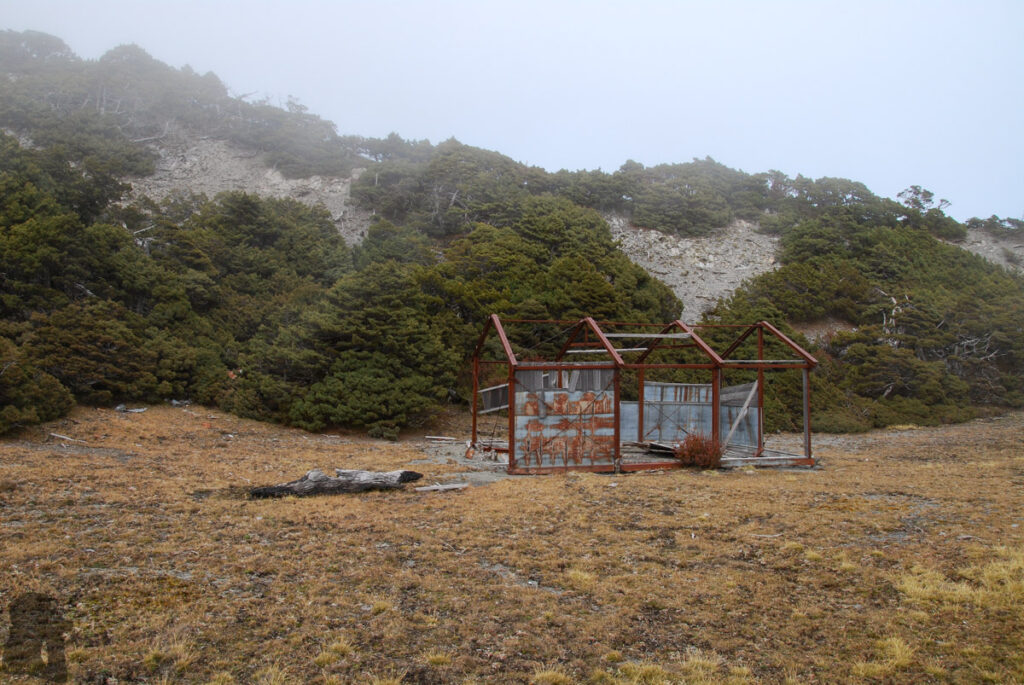 Mabolasih Trail (馬博拉斯橫斷), the Challenging Hike Crossing the Precipitous Central Mountain Range The ruin of Siouma Cabin (秀馬山屋遺址)