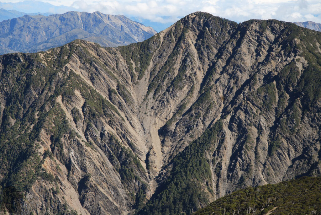 Mabolasih Trail (馬博拉斯橫斷), the Challenging Hike Crossing the Precipitous Central Mountain Range Mabolasihshan (Mabolasishan)