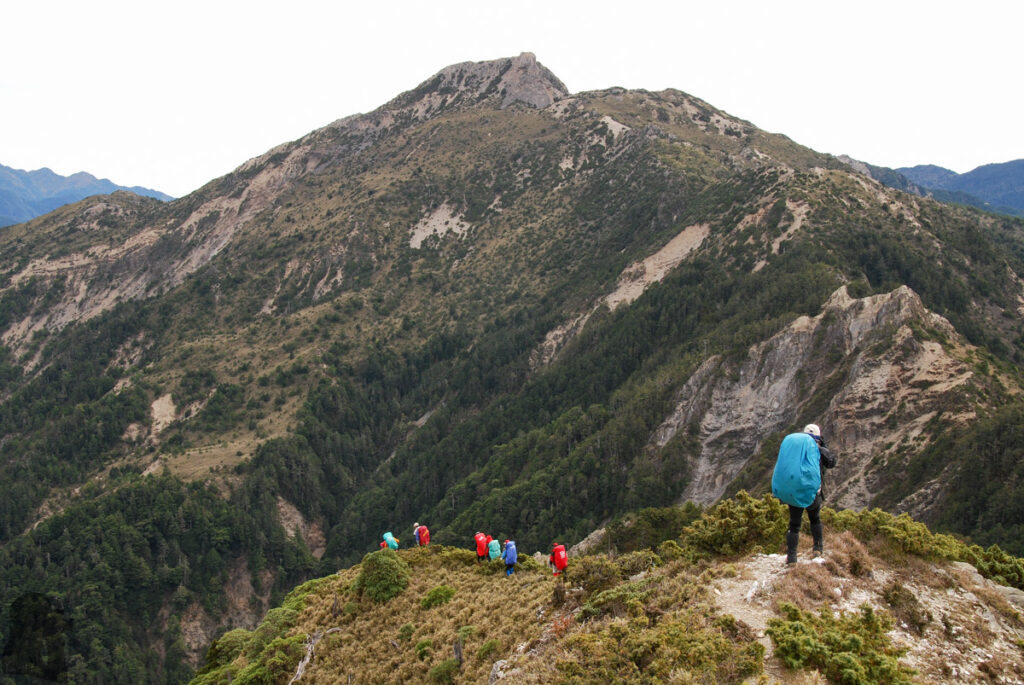 Mabolasih Trail (馬博拉斯橫斷), the Challenging Hike Crossing the Precipitous Central Mountain Range Malijiananshan, a prominent peak on Mabolasih Trail