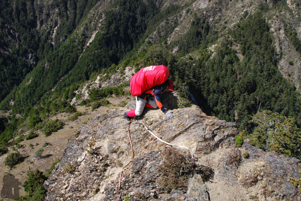 Mabolasih Trail (馬博拉斯橫斷), the Challenging Hike Crossing the Precipitous Central Mountain Range Another obstacle to scramble for today